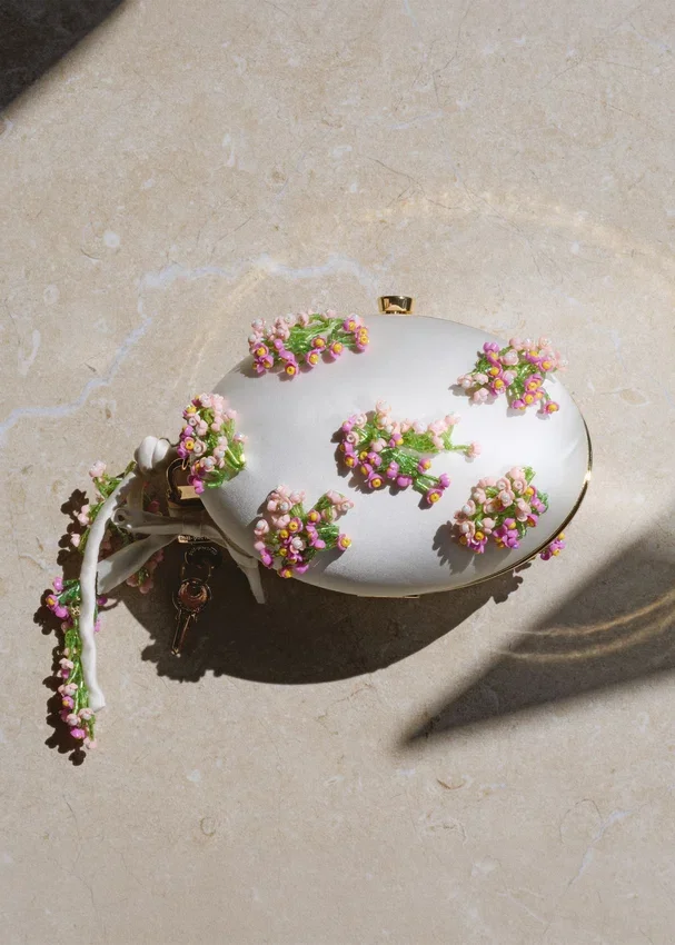 Cream Satin Pink Floral Beaded Oval Clutch Cream Satin Pink Floral Beaded Oval Clutch