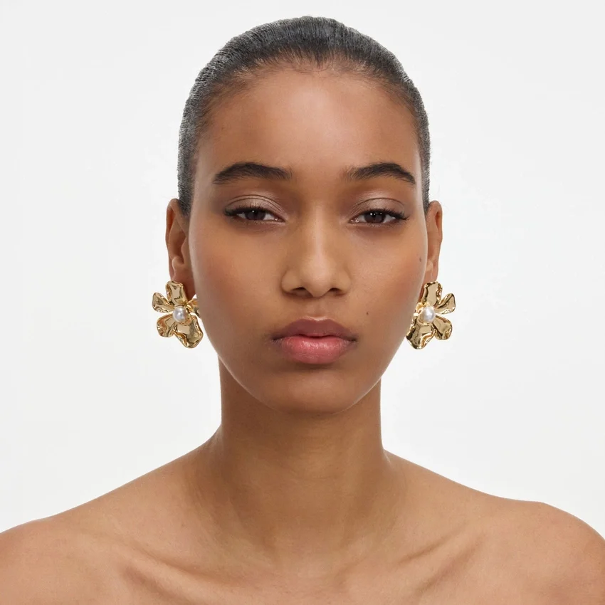 Gold Pearl Flower Earrings Gold Pearl Flower Earrings