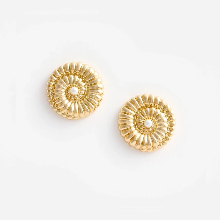 Gold Pearl Shell Earrings Gold Pearl Shell Earrings