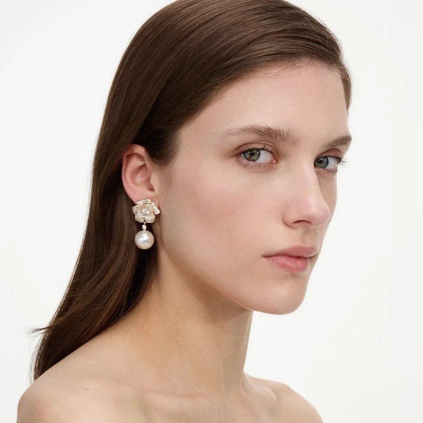 Mini Gold Crystal Flower Pearl Earrings Mini Gold Crystal Flower Pearl Earrings