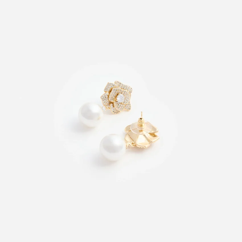 Mini Gold Crystal Flower Pearl Earrings Mini Gold Crystal Flower Pearl Earrings